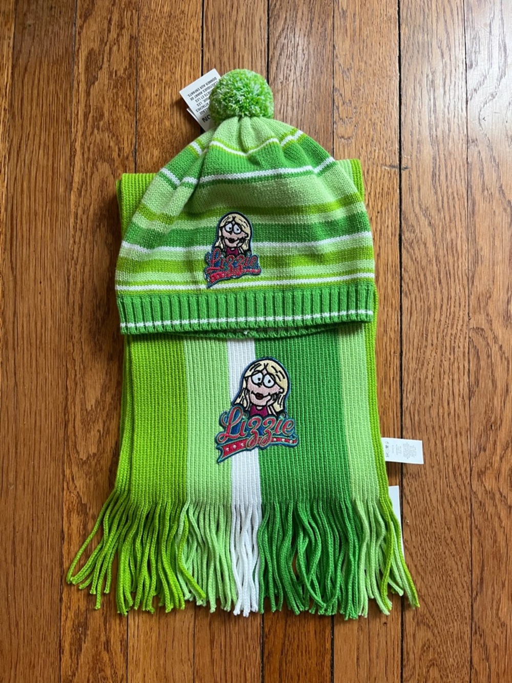 y2k lizzie mcguire scarf and hat set NWT